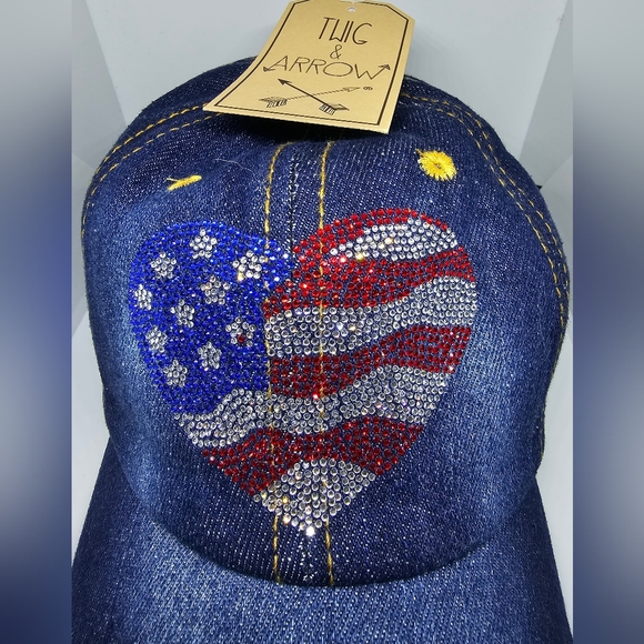 NWT USA 🇺🇸  💙 HEART FLAG - Picture 2 of 8